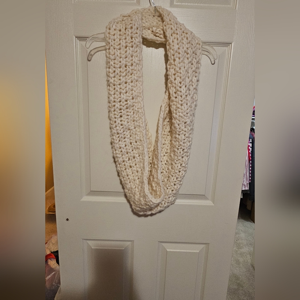 Cream Ivory Old Navy Infinity Cowl Neck Scarh